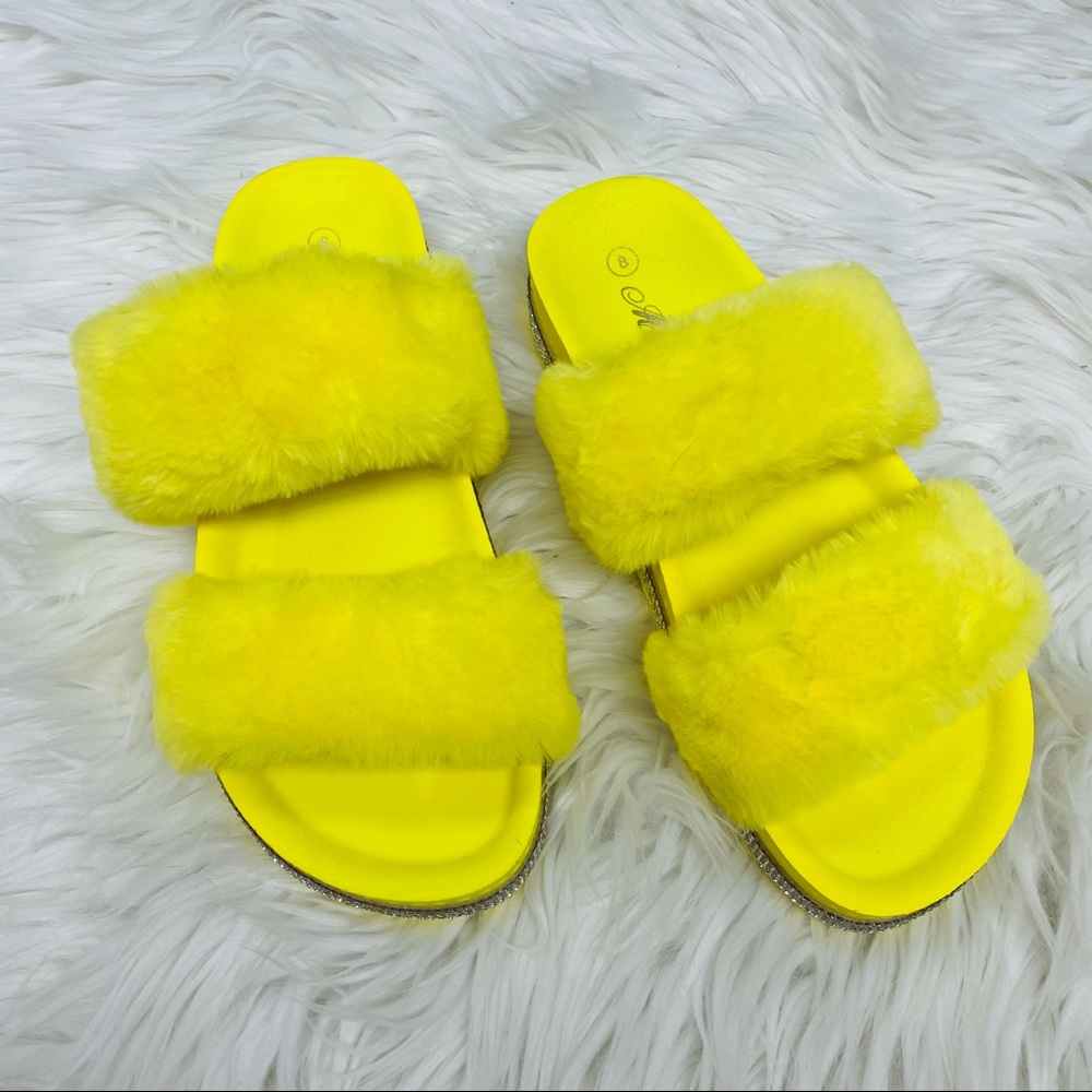 Yellow fur rhinestoned sandal - Picture 4 of 6